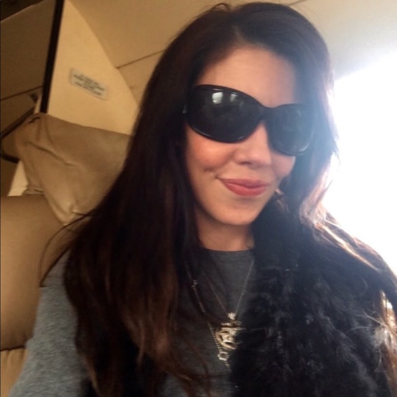 Meet your Posher, Charla - Picture 1 of 1